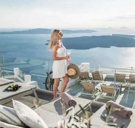 On The Rocks Santorini ホテル 4*